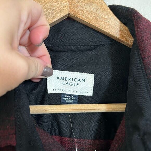 NEW American Eagle Mens Fireside Flannel M Red Black Plaid Button Up Fleece Soft - Picture 6 of 7